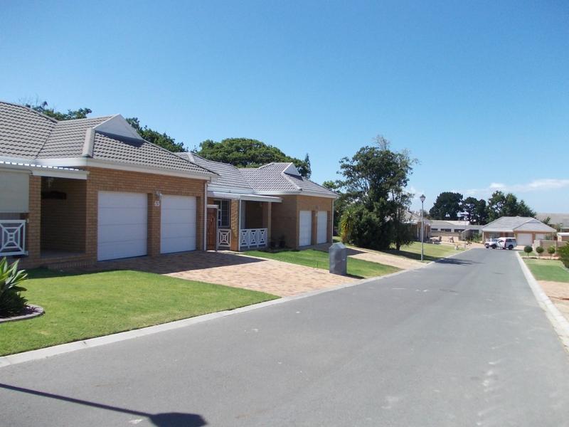 3 Bedroom Property for Sale in Oostersee Western Cape